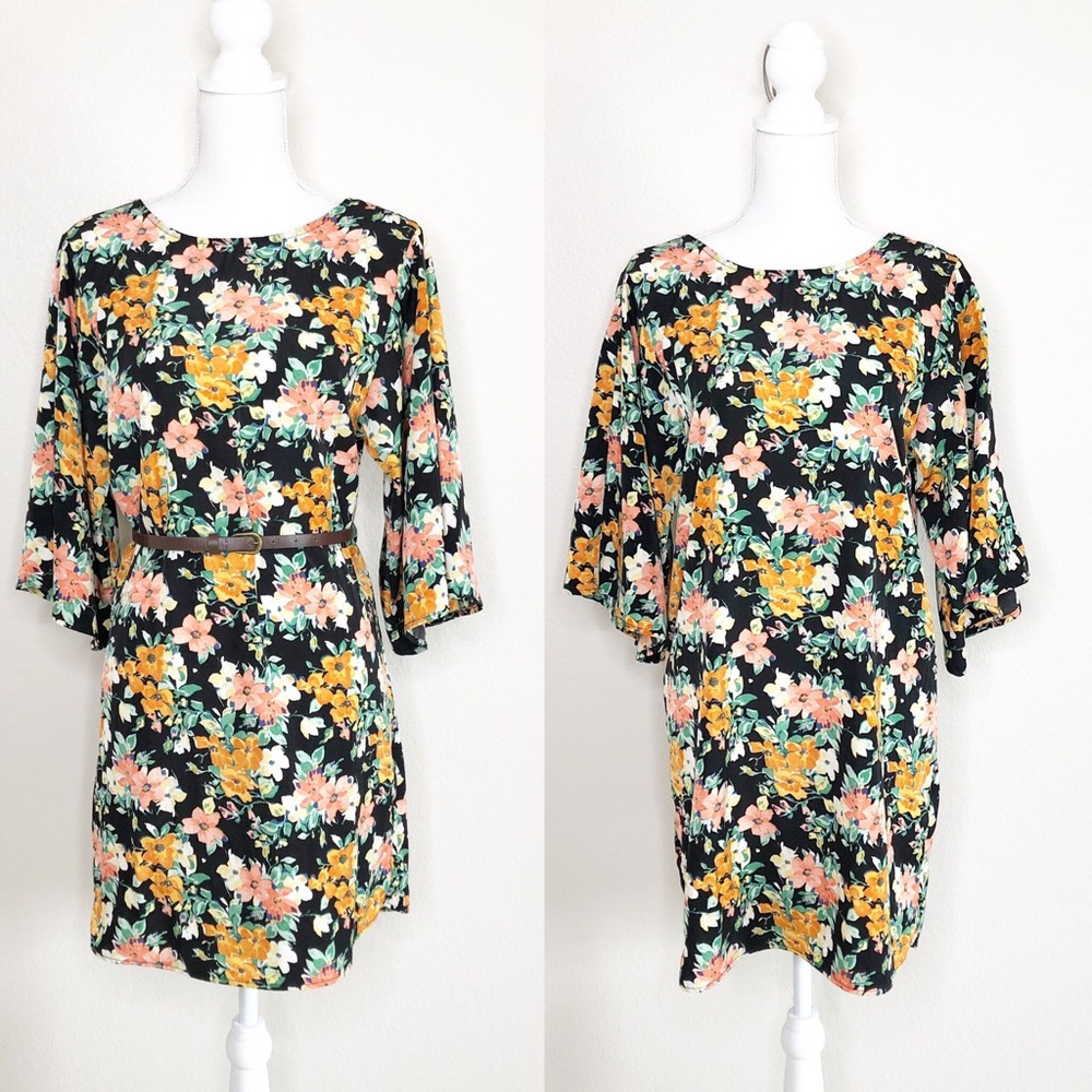 FOREVER21 Kimono Style Black Floral Dress 🐣